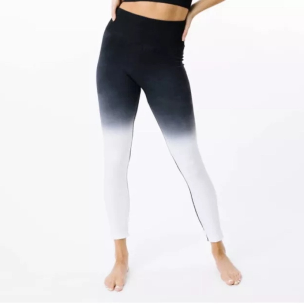 Zyia NEW black and white ombré performance hi-rise 7/8
